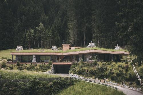 Tenne Chalets — 4-Star Luxury Hotel in Racines, Italy