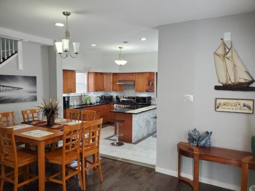 Starlite Sanctuary Easy Walk to Trop & Boardwalk in Atlantic City, United States