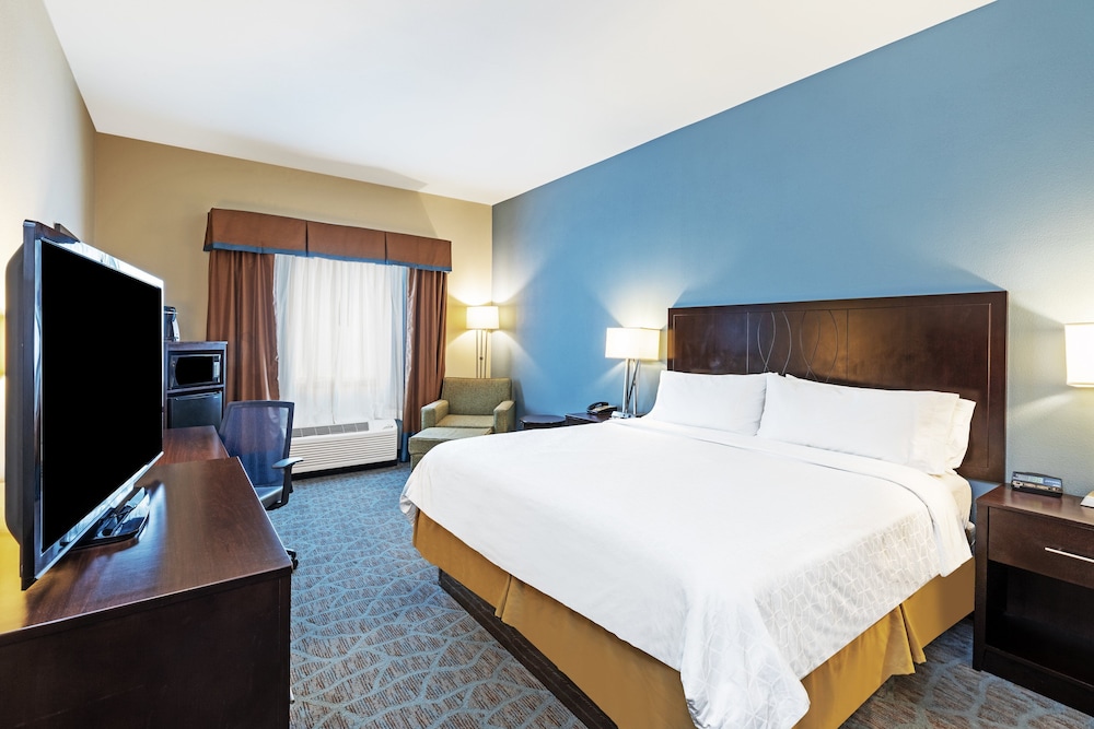 Holiday Inn Express & Suites Floresville by IHG - photo 5