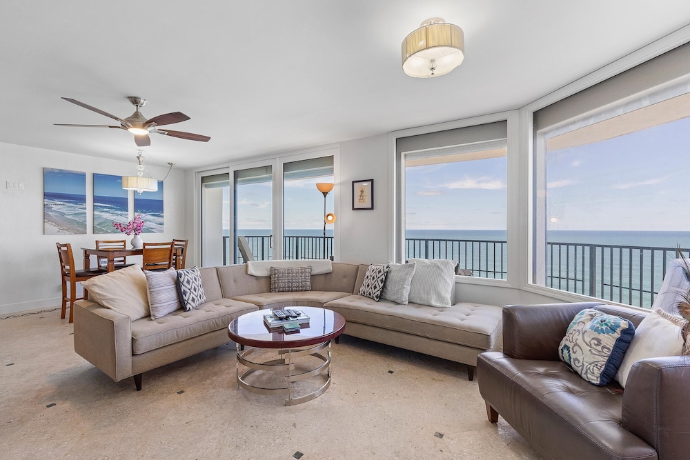 Ashley Penthouse 5 — 4-Star Luxury Hotel in Daytona Beach Shores, United States