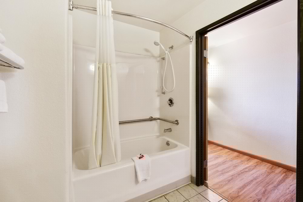 Oyo Hotel Portage I 94 - photo 42