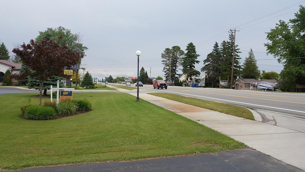 Crows Nest Inn Tawas - photo 24