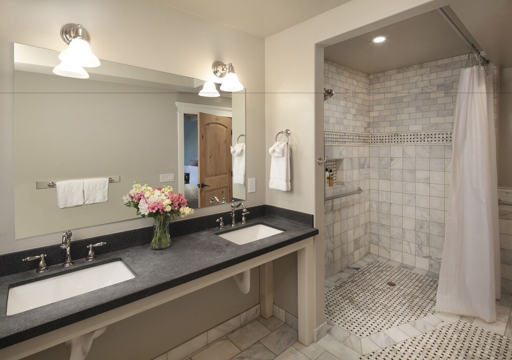 Calderwood Inn - photo 44