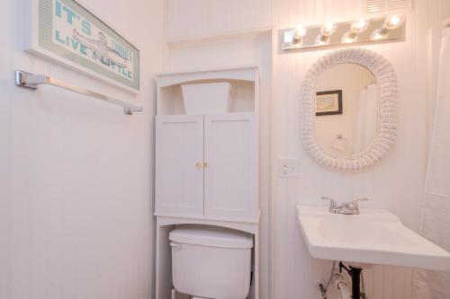 Splendid Days by Oak Island Accommodations - photo 10