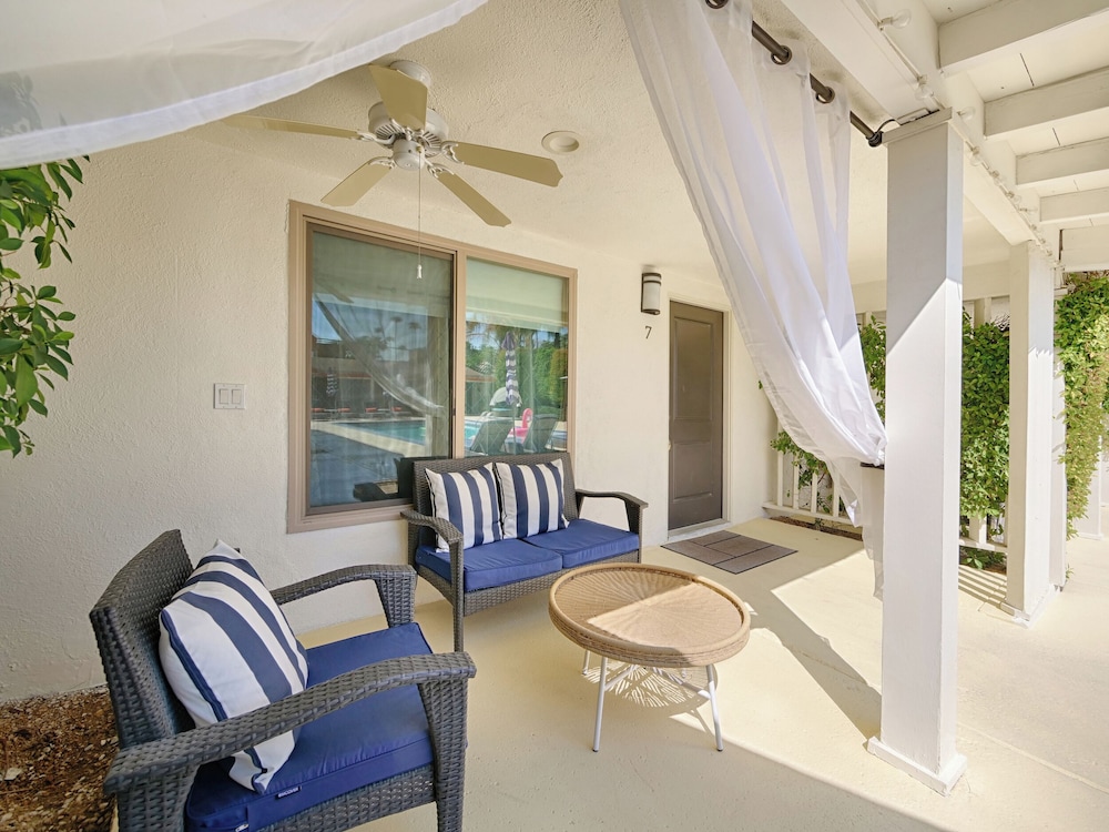 Little Paradise Hotel - photo 13