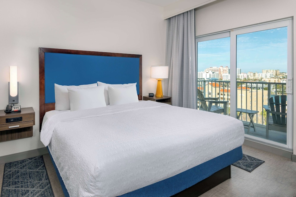 Hampton Inn & Suites Clearwater Beach - photo 8