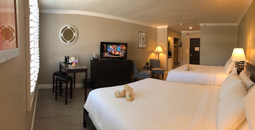 GreenTree Inn & Suites Alhambra - photo 51