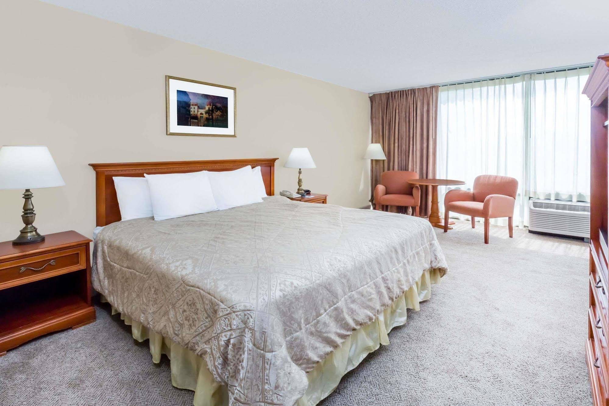 Travelodge Peoria Hotel And Conference Center - photo 12