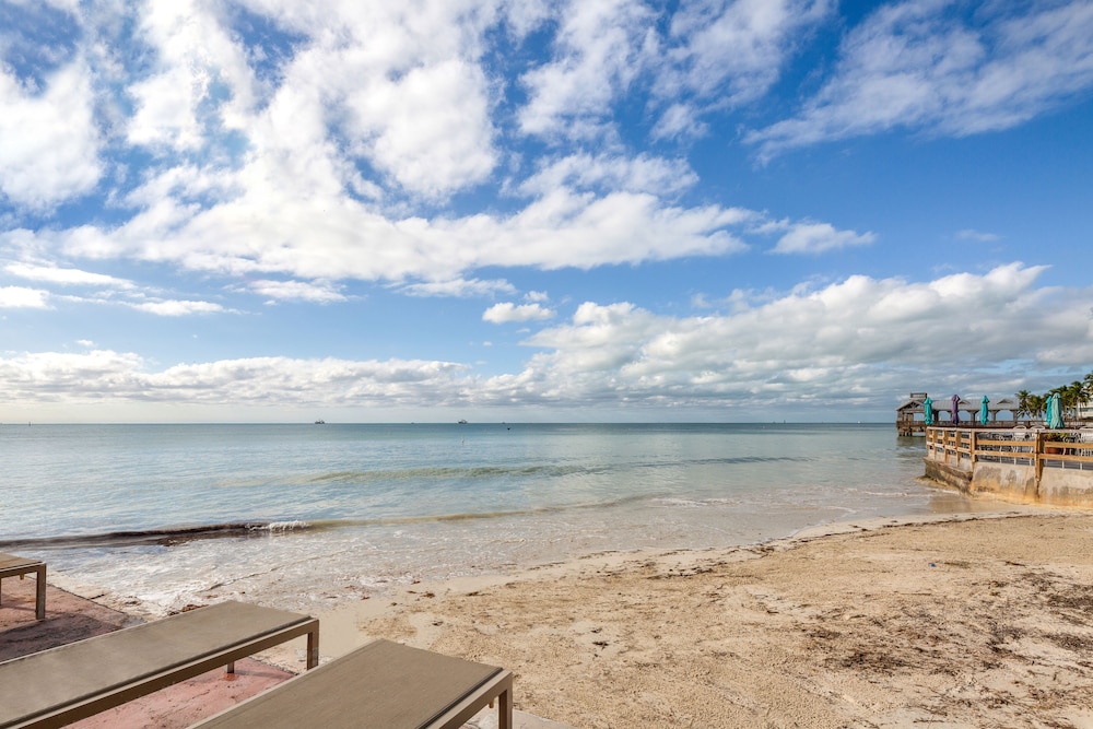 Coconut Beach Resort - photo 28