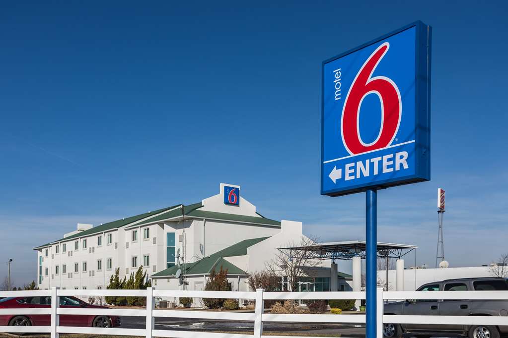 Motel 6 Dale IN - featured photo
