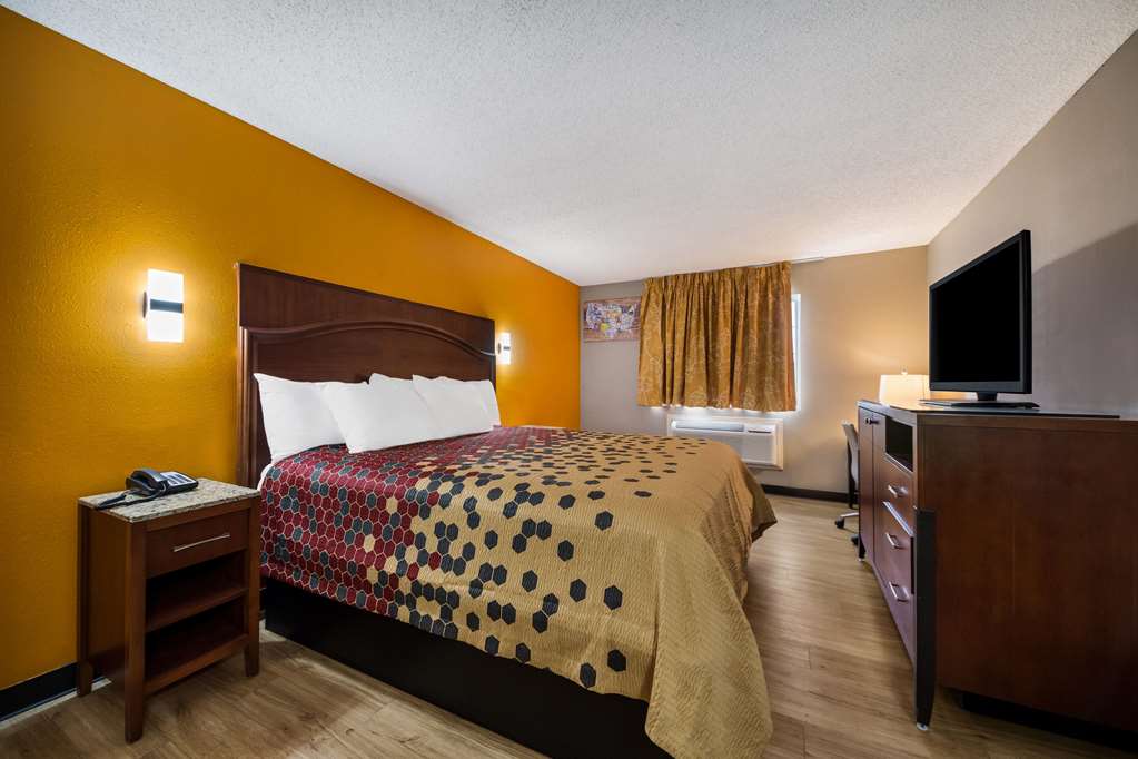 EconoLodge San Antonio Seaworld Medical Center - photo 19