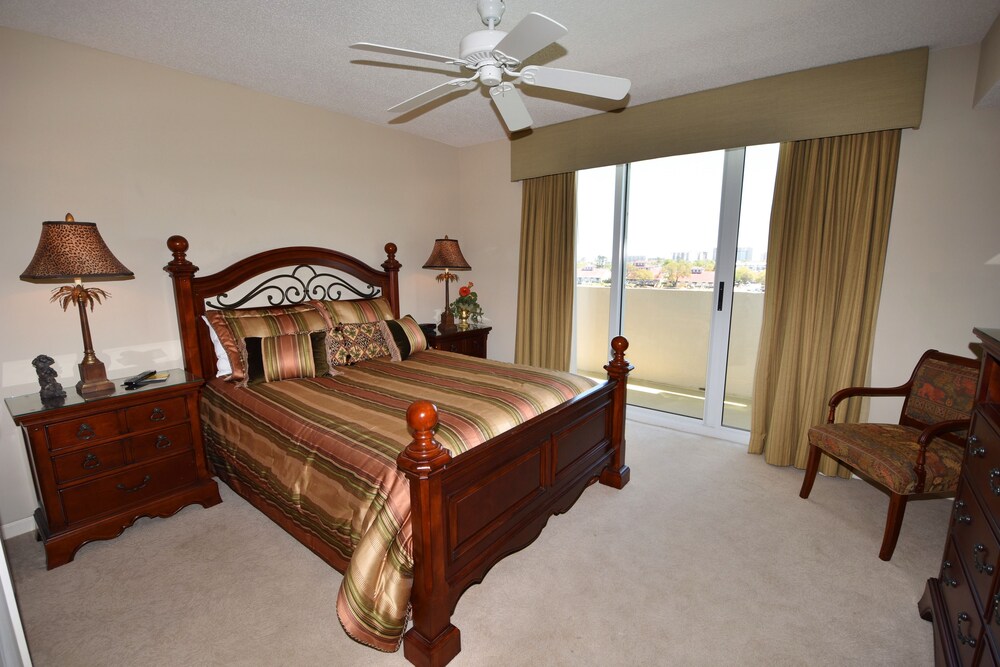 North Tower Apartment 606 - photo 6