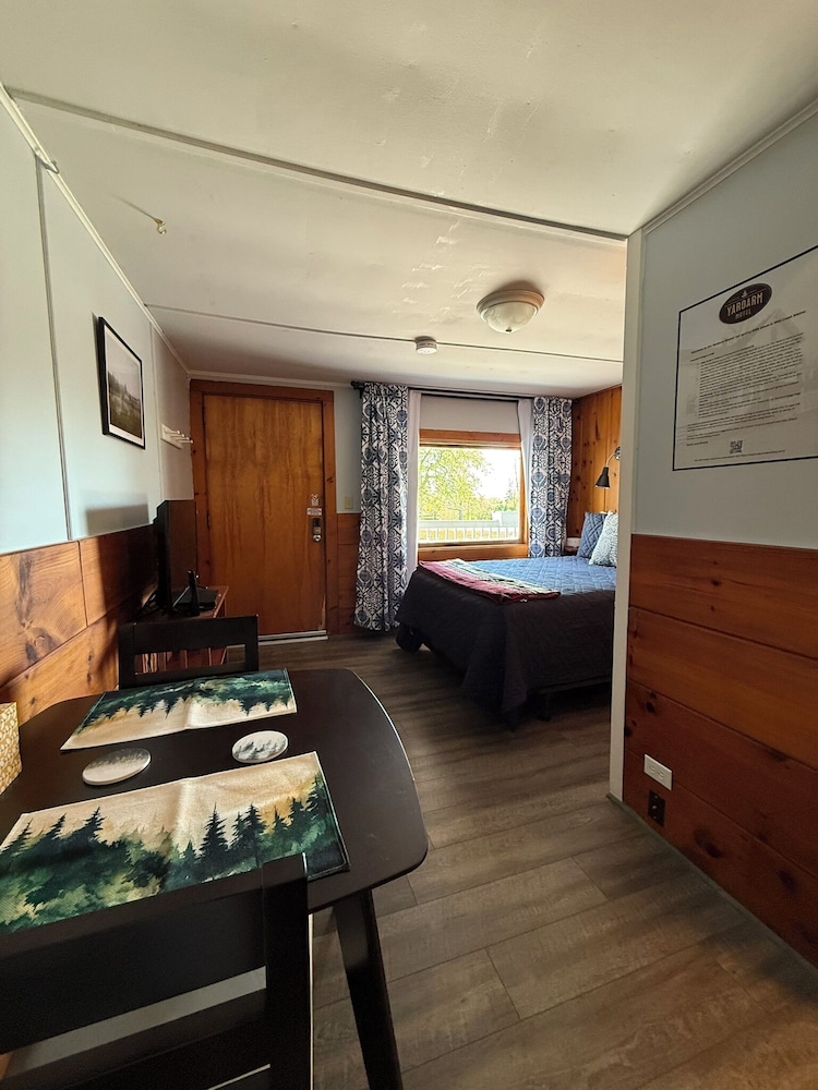 The Yardarm Motel - photo 15