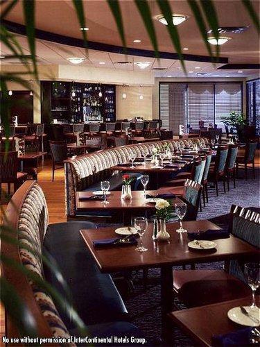 Crowne Plaza Richmond West - photo 4