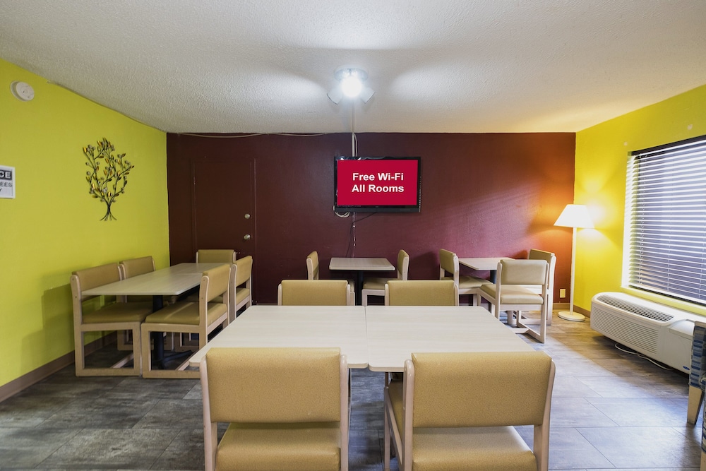 Red Roof Inn Walterboro - photo 18
