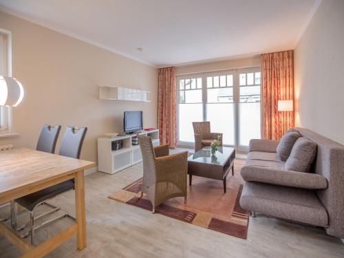 Dünenpark Binz Komfortplus Ferienwohnung mit 1 Schlafzimmer und Terrasse im Erdgeschoss 213 — 4-Star Luxury Hotel in Ostseebad Binz, Germany