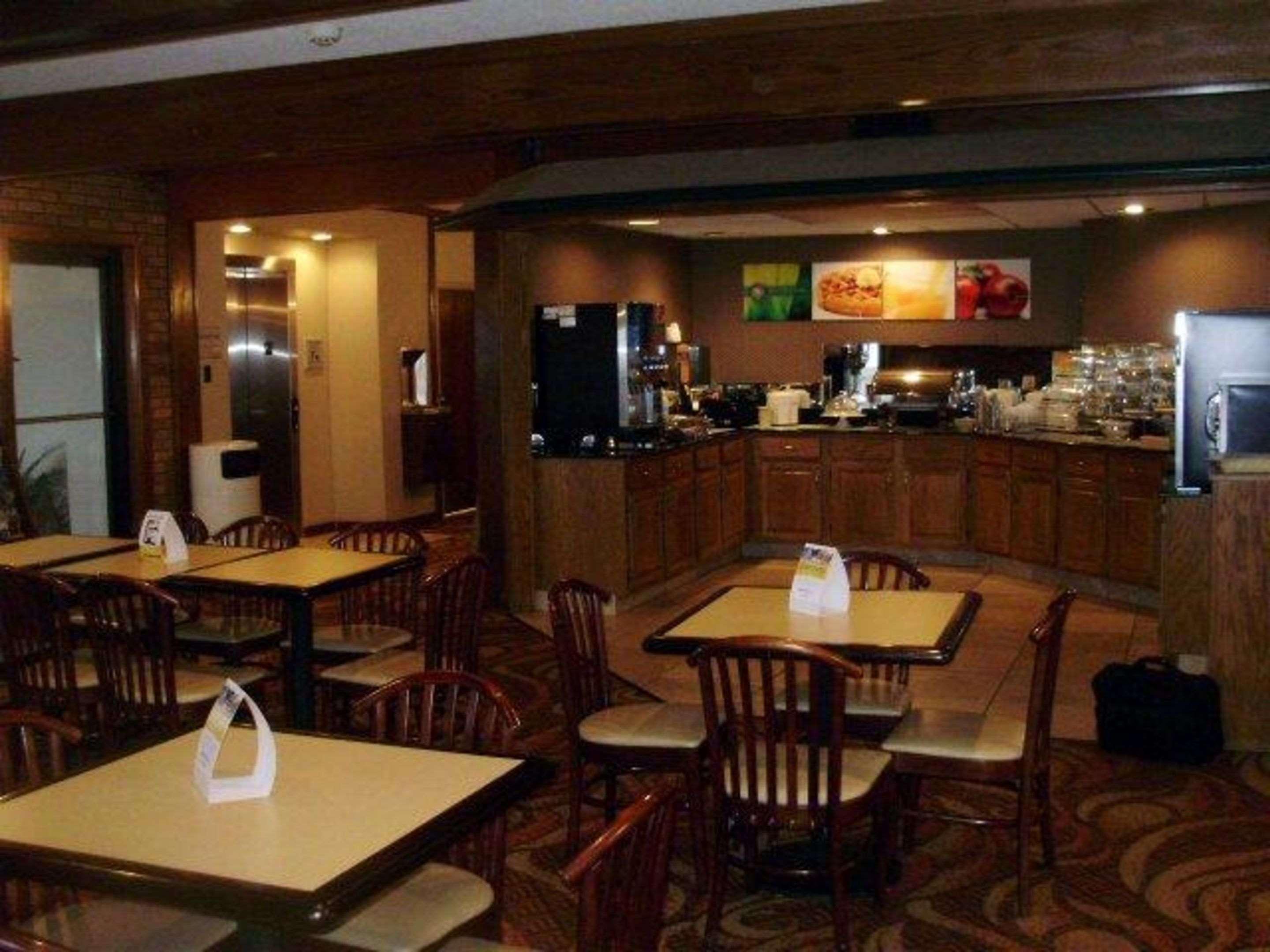 Quality Inn & Suites Searcy I 57 - photo 11