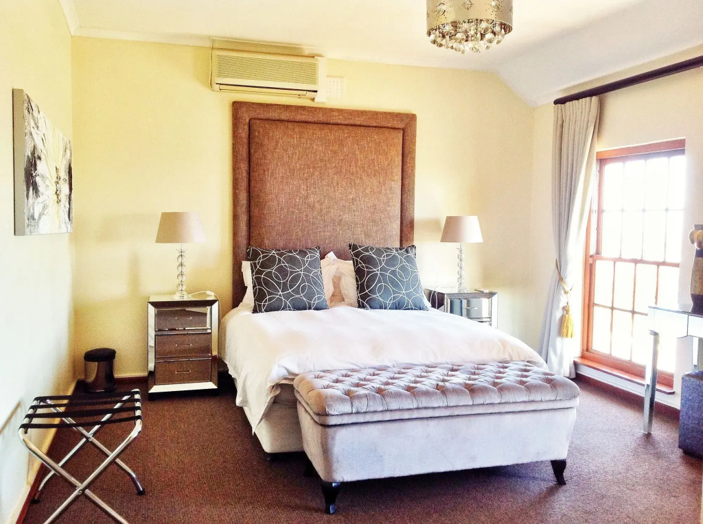 Plattekloof Residence