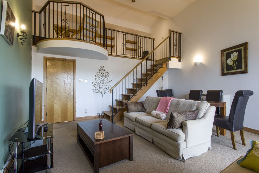 The Balinteer Loft Self Catering — 4-Star Luxury Hotel in Dublin, Republic of Ireland