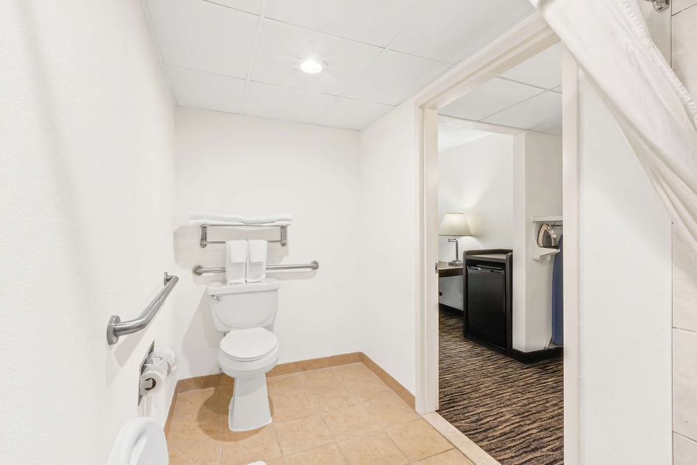 Best Western Hazlet Inn - photo 15