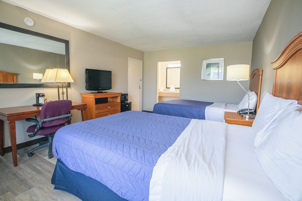 OYO Hotel Greensboro East I 40 - photo 33