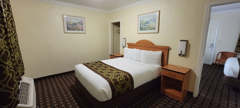 Riverside Inn & Suites Santa Cruz - photo 8