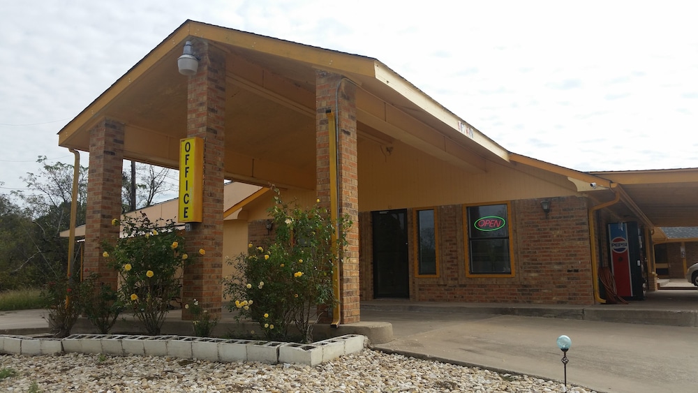 Westworld Country Inn - photo 2