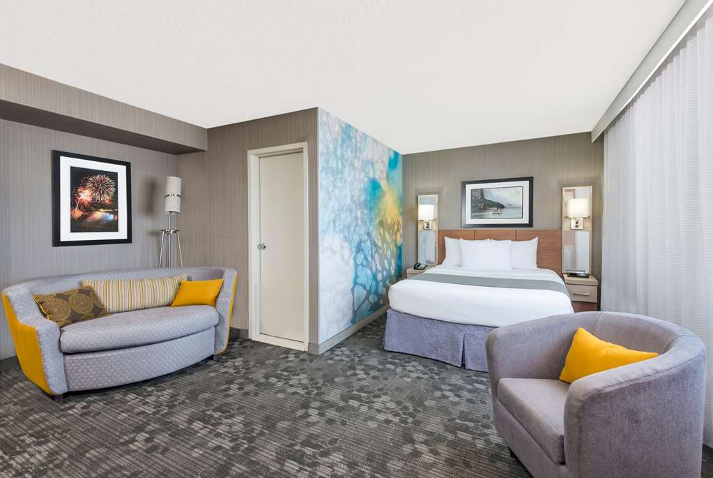 Wyndham Garden at Niagara Falls - photo 18
