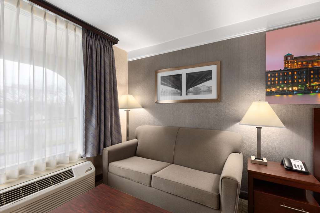 Days Inn by Wyndham Columbia Kentucky - photo 31