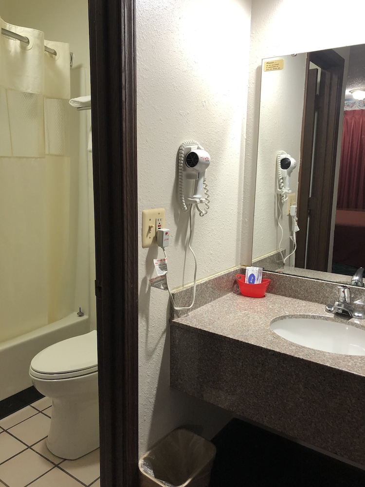 Rexdale Inn - photo 15
