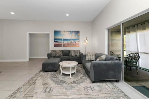 4BR Retreat Near Warm Mineral Springs & Beaches — 4-Star Luxury Hotel in North Port, United States