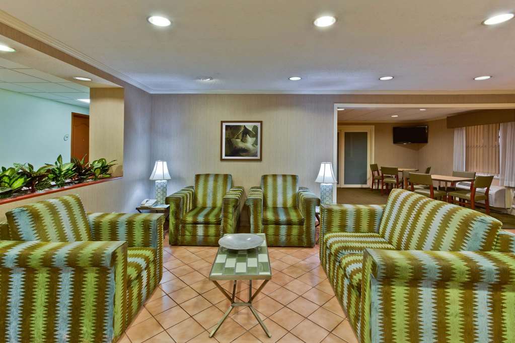 La Quinta Inn & Suites by Wyndham Lakeland East - photo 6