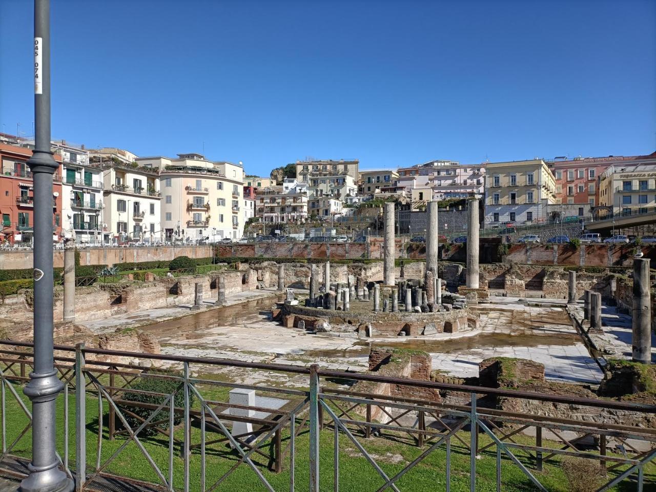 Altamarea Appartamenti Sul Porto in Pozzuoli, Italy