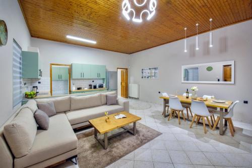 Kapa Luxury House — 4-Star Luxury Hotel in Krokees, Greece