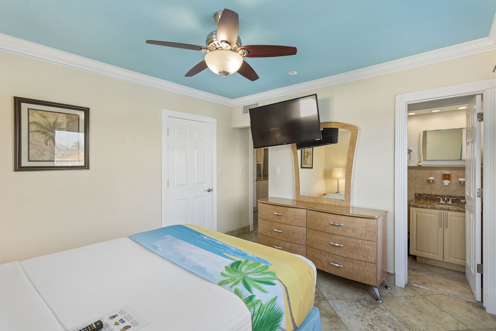 Bay Palms Waterfront Resort Hotel and Marina - photo 4