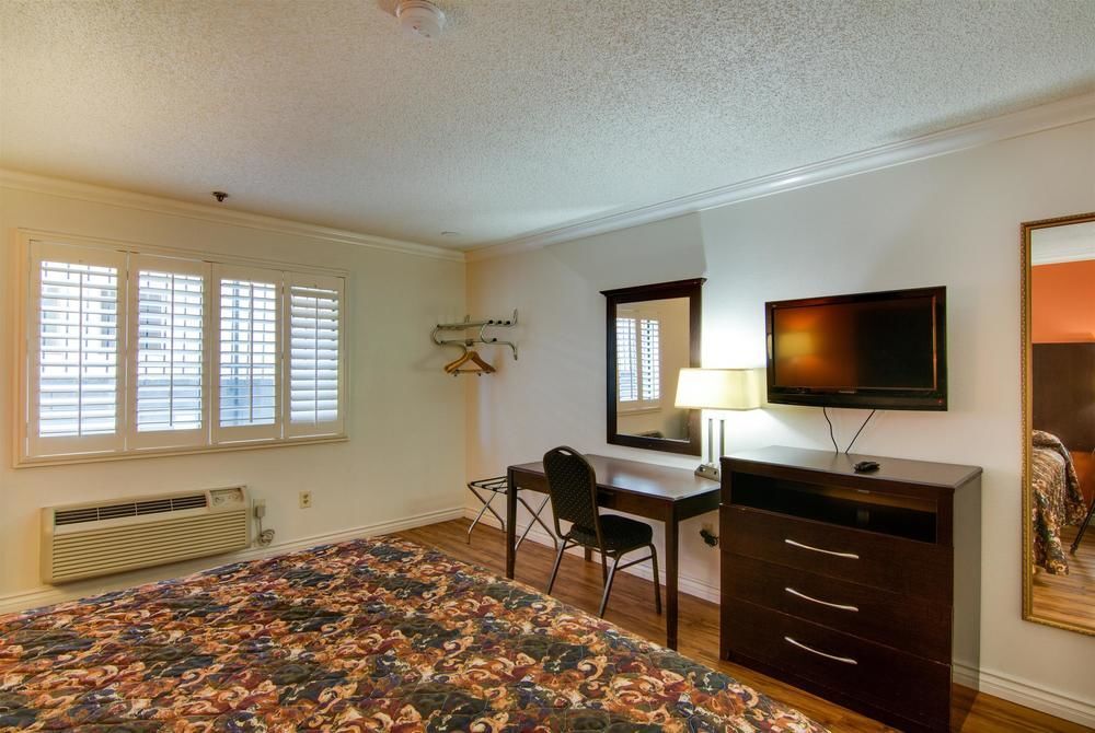 Motel 6 Van Nuys - photo 4