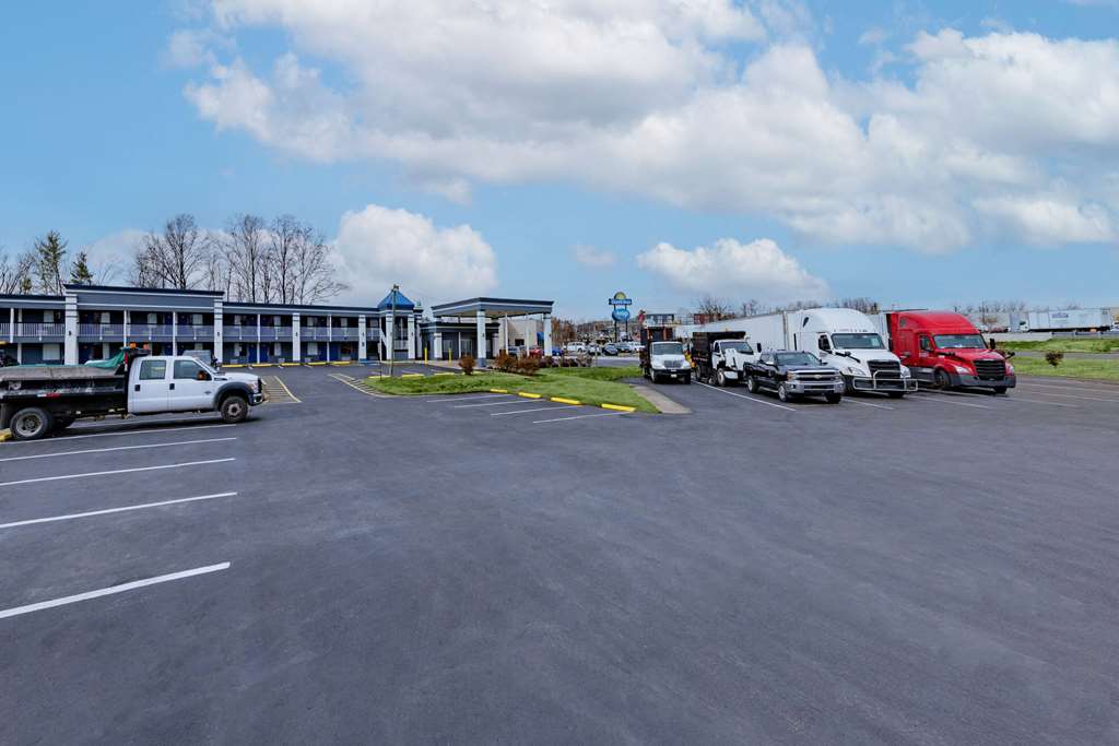 Days Inn by Wyndham Fredericksburg North - photo 39