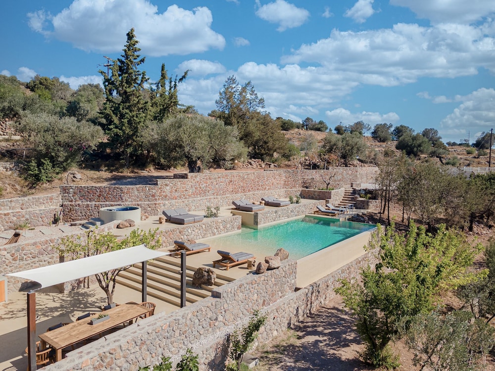 Aelia & Melitta Villas — 4-Star Luxury Hotel in Aegina, Greece