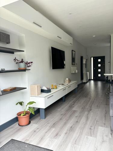 Luxury modern apartment with free private parking — 4-Star Luxury Hotel in St Albans, United Kingdom