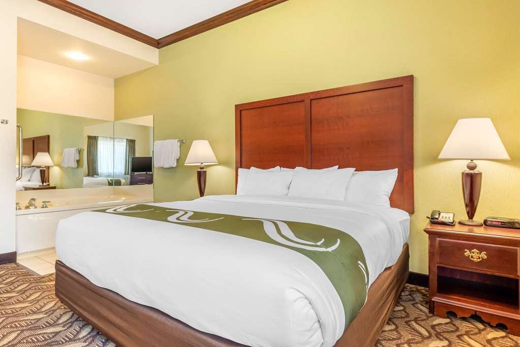 Quality Inn & Suites Zanesville City Center - photo 5