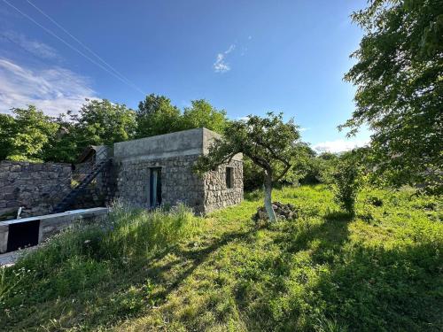 Zove Rural Cottage with garden views — 4-Star Luxury Hotel in Tsaghkadzor, Armenia