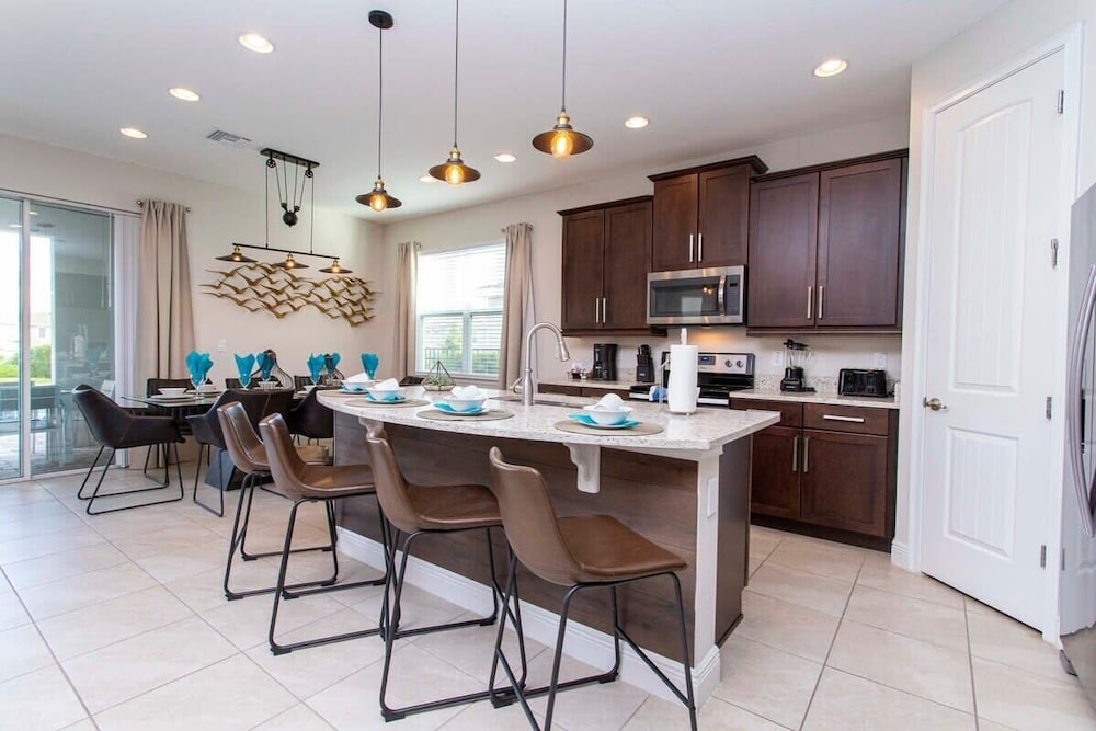 Luxurious 5Bd Single Family w Pool&Jacuzzi @Encore Resort 7432 - photo 22