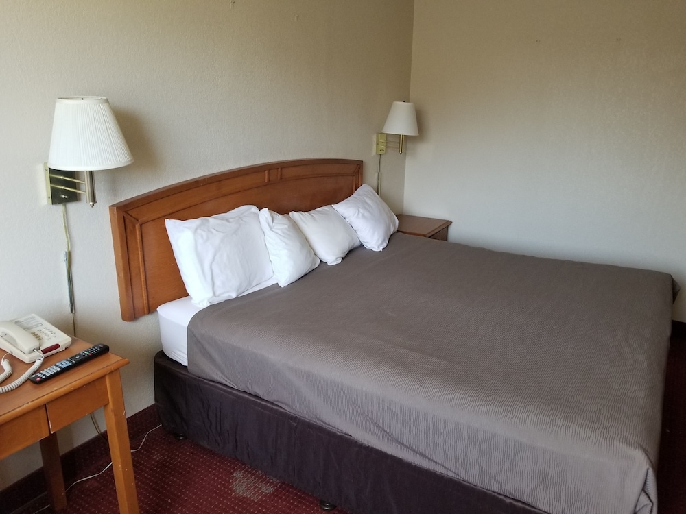 Americas Stay Inn - photo 15