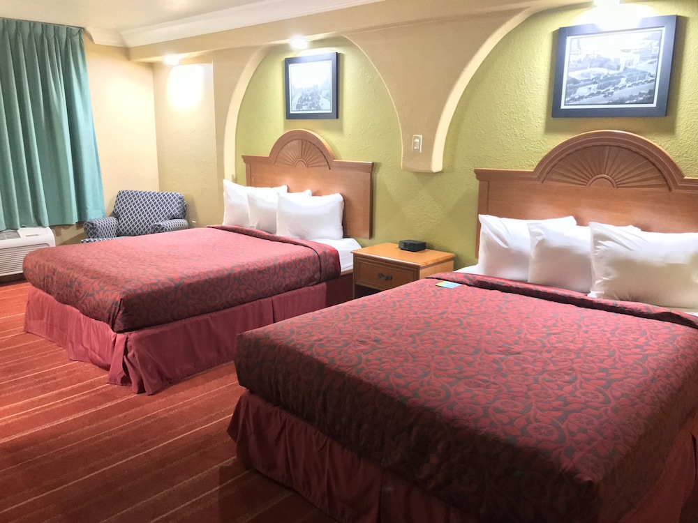 Days Inn by Wyndham San Antonio Airport - photo 17