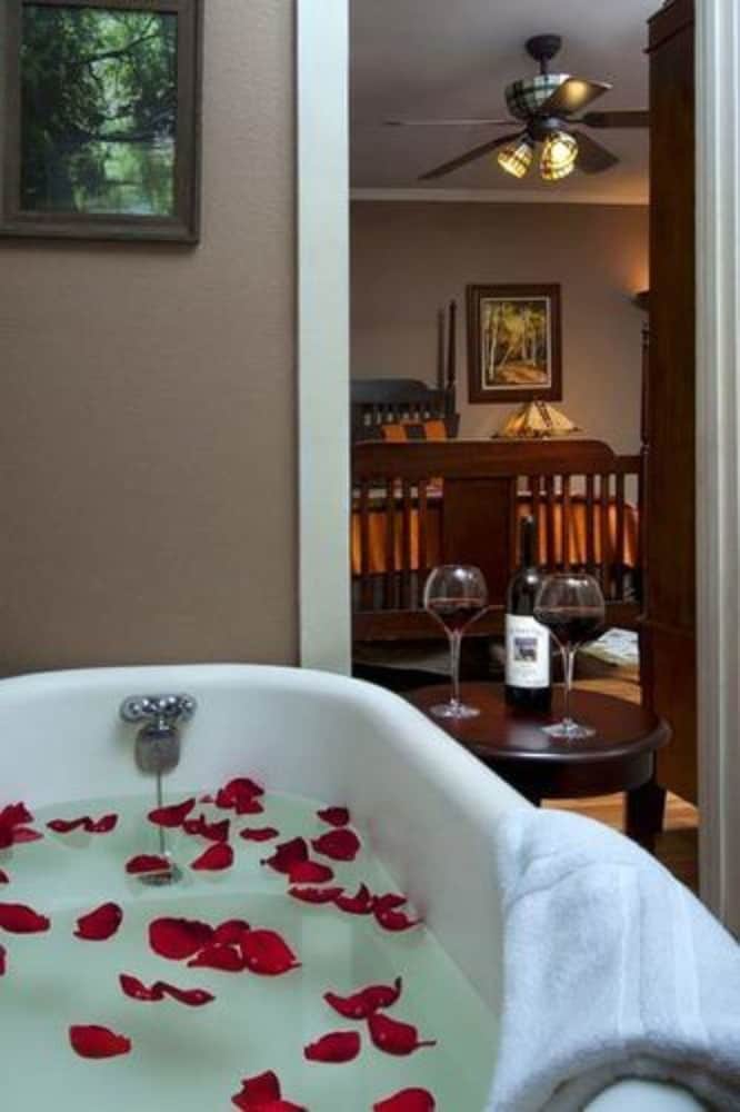 The Carriage House B&B - photo 24