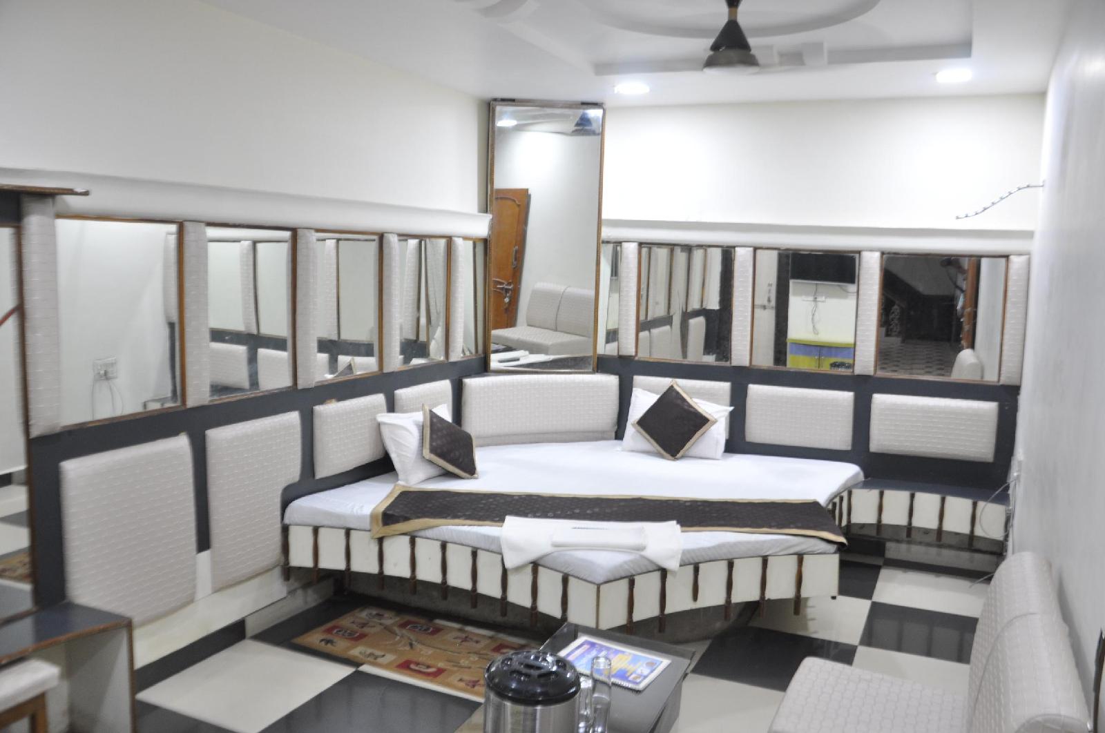 Hotel Sanskar in Pachmarhi, India