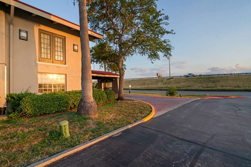 La Quinta Inn by Wyndham Corpus Christi North - photo 10