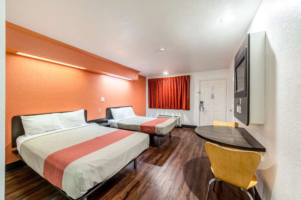 Motel 6 San Antonio Tx Frost Bank Center - photo 17
