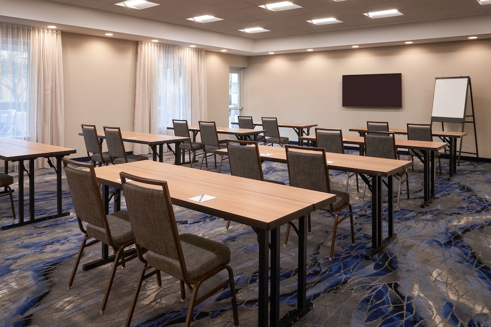 Fairfield Inn & Suites by Marriott West Palm Beach - photo 25