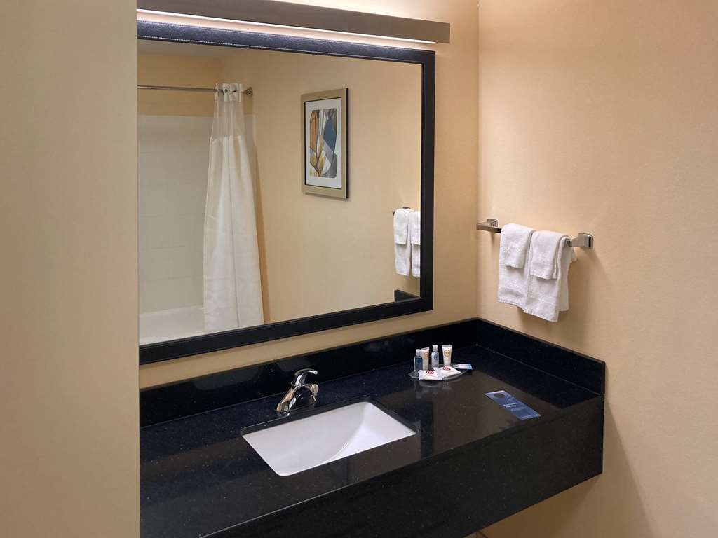Comfort Inn & Suites Ankeny Des Moines - photo 9